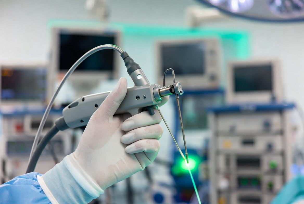 Medical Fiber Laser Surgery Application Scene.jpg